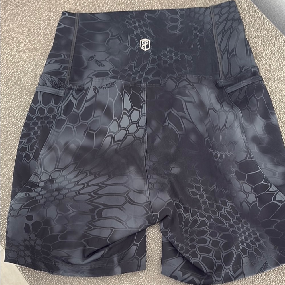 Born Primitive Eccentric Shorts